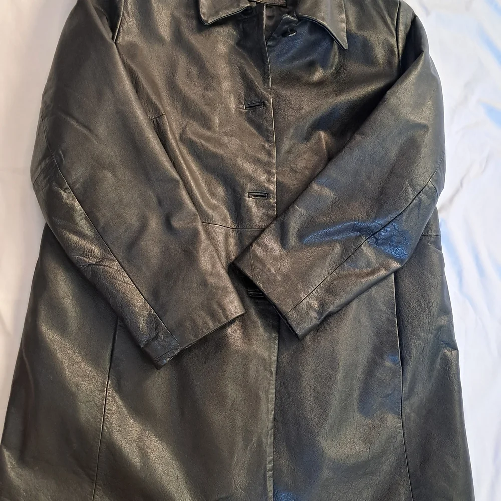 Vintage Kathy Ireland Size L Leather Coat 100% Genuine Mint Condition - Picture 2 of 12